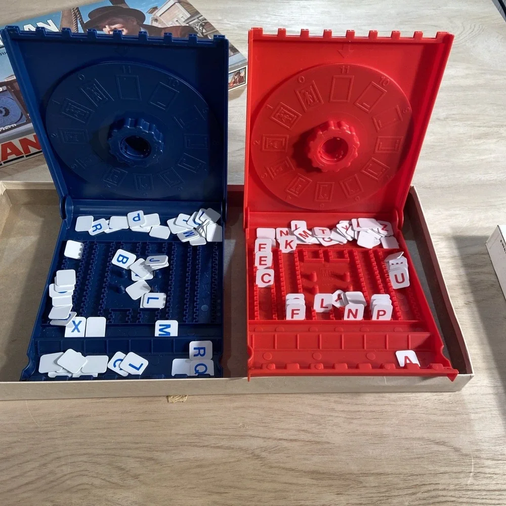 Milton Bradley 1976 Hangman‎ Game Complete Set w Instructions Vincent Price Art